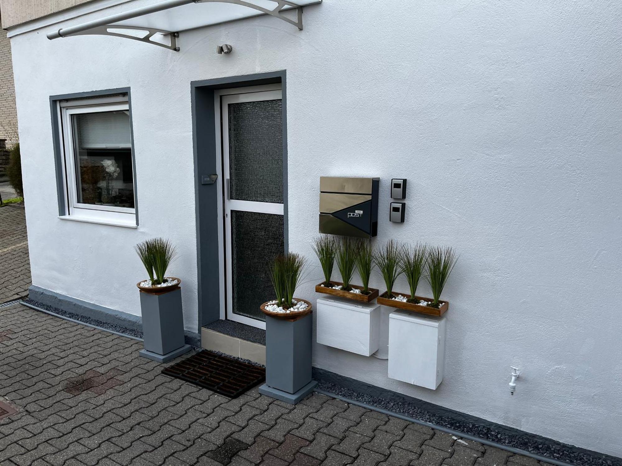 Beste Lage In Bochum Sehr Hochwertige, Individuelle Wohnung Als Hotelalternative Mit Suedterrasse, Pkw-Stellplatz, Wallbox U.V.M. Eksteriør billede